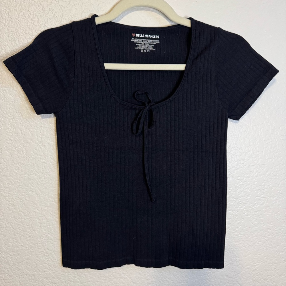 Bella Seamless Black Ribbed Women's Top Baby Tee Scoop Neck